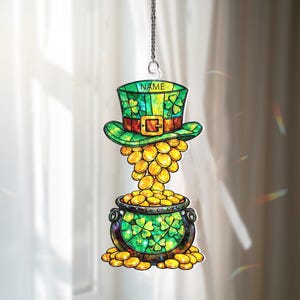 Personlig pysslinghatt i kruka med guld, solfångare med namn, lycko-irländsk klöverdekor, St Patricks Day-present, konst i målat glasstil