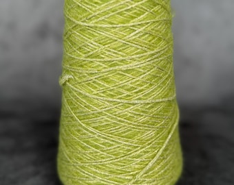 130 g - Hilo Cariaggi Frost de cachemir italiano: Verde claro con brillo dorado metálico