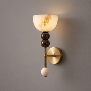 Applique da parete in marmo alabastrino realizzata a mano, lampada a sospensione in ottone con paralume in pietra naturale, lampada d'accento di lusso con sfera in marmo scuro, idea regalo per l'arredamento del soggiorno.