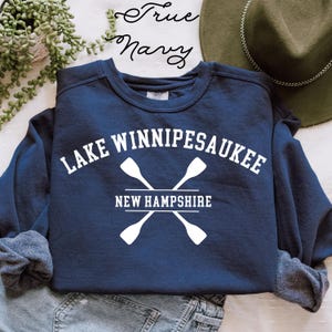Komfort Colors® Lake Winnipesaukee Sweatshirt New Hampshire Shirt Souvenir Rundhals Geschenk Lake Life Tee für Urlaub Urlauber Geschenk Reise