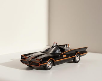 JADA TOYS CLASSIC TV Series Batmobile and Batman Die-cast Model £10.78 - UK