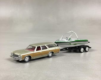 Chevrolet Caprice 1973 with Boat 1/64 Silver Model Toy Car