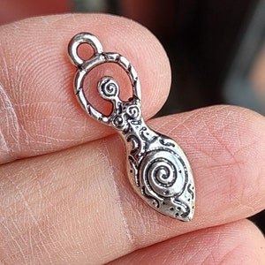 10 Wicca Fertility Goddess Charms in Silver Tone - C4277