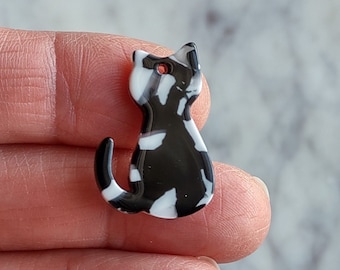 2 silhouette Cat Charms Pendants in Acrylic - Black White - C4007