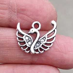 10 Swan Charms in silver tone C2257 image 1