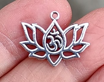 10 Om Lotus Charms in Silver Tone - C4274
