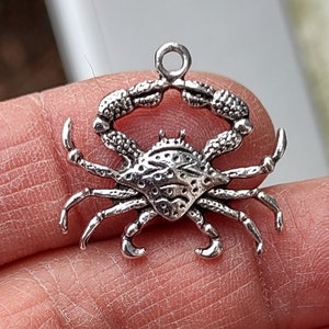 6 Crab Beach Charms Pendants in Silver Tone - C1635