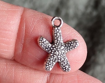 8 Starfish Beach Charms in Silver tone - C258