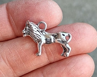 5 Lion Charms in Silver Tone - C1992