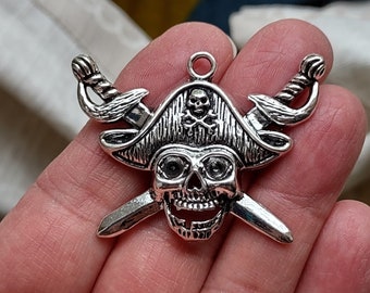 5 Pirate Skull Pendants / Charms in Silver Tone - C2479