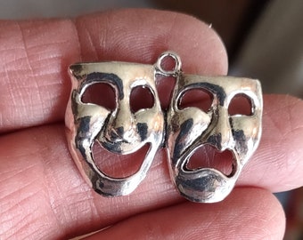 5 Theatre Drama Mask Charms in silver tone - C1557