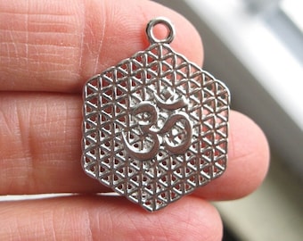 6 Om Aum Symbol Charms in Silver Tone - C2709