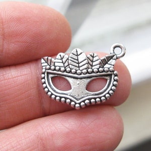 10 Mask Charms in Silver Tone - New Orleans Mardi Gras Party Pendants C3045