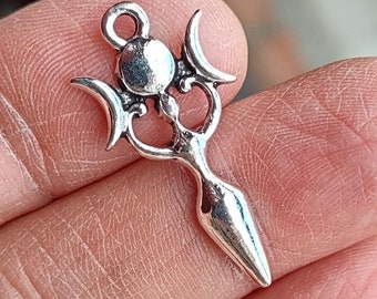 10 Triple Moon Goddess Charms in Silver Tone - C4279