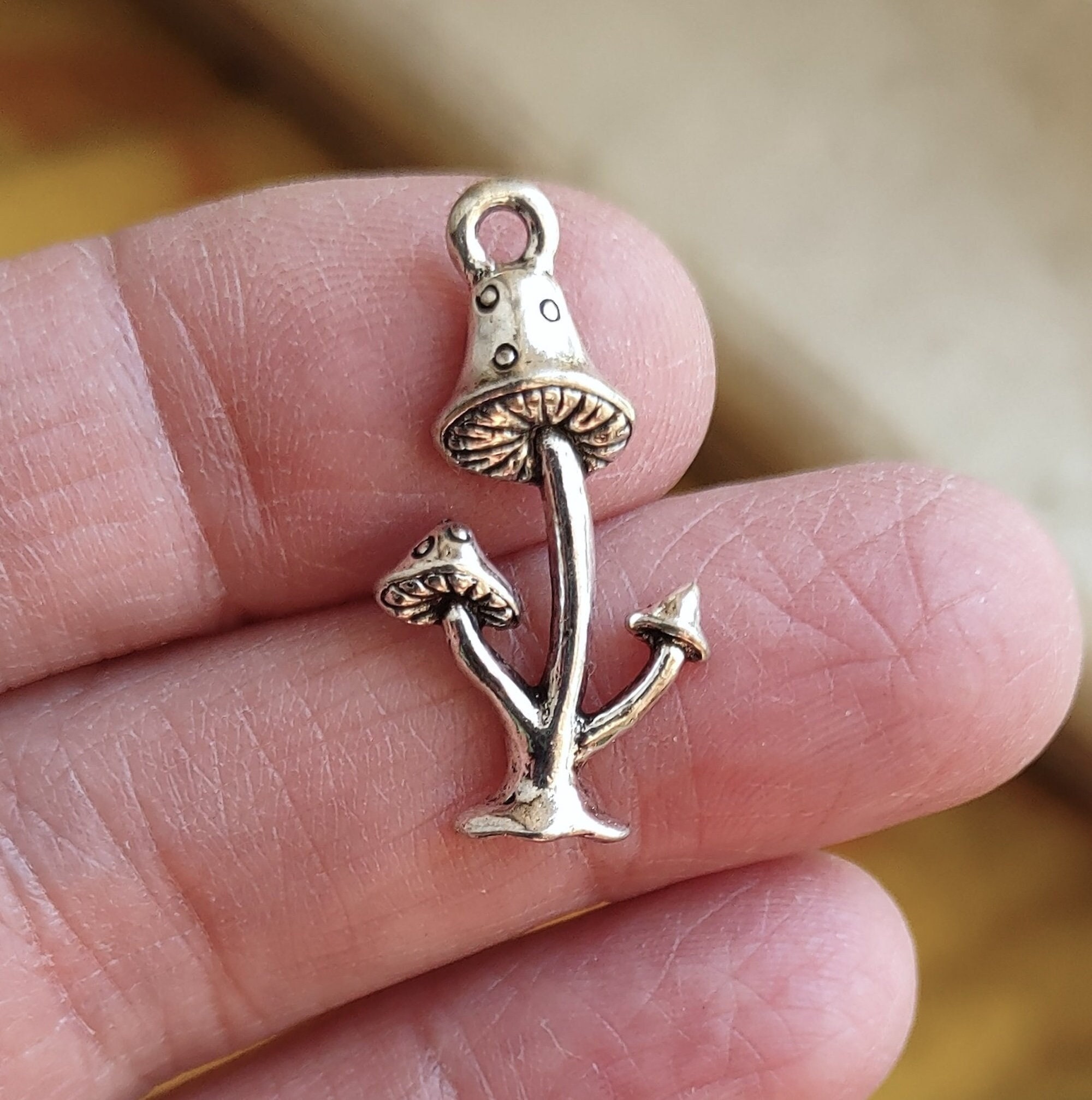 6 Triple Mushroom Charms Pendants in Silver tone - C4083