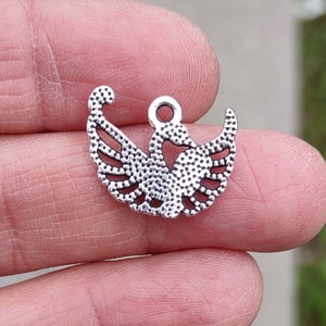 10 Swan Charms in silver tone C2257 image 2