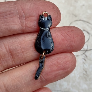 4 charms - Cat with Swinging Tails in black with gold backing - C3898