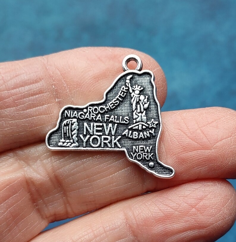 New York Charm Collection in Silver Tone C4075 image 2