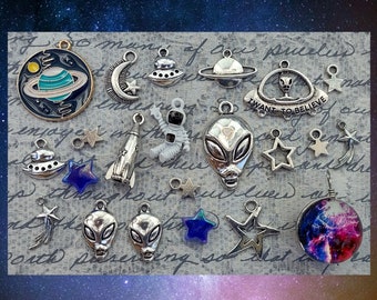 Alien Charm Collection - C3766