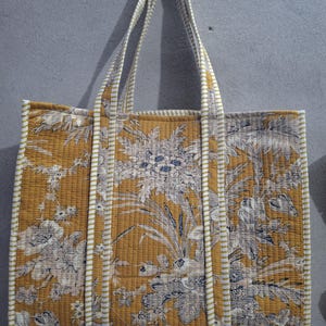 Screen Printed Cotton Quilted Tote Bag Set:Shouldar Bag