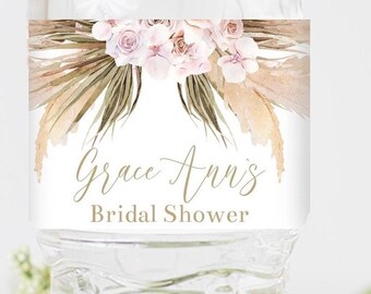 Könnte beinhalten: Wasserflaschenetikett mit einem floralen Design mit rosa und weißen Blumen, beige und grünen Blättern und dem Text "Grace Ann's Bridal Shower".