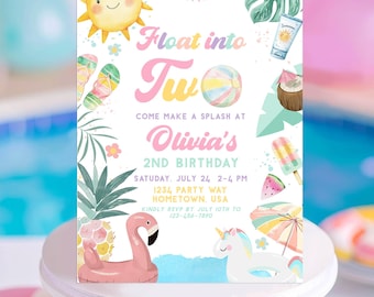 Puede incluir: Una colorida invitación para una fiesta de segundo cumpleaños. El diseño presenta un sol sonriente, un flotador de flamenco y un unicornio. El texto incluye "Float into Two" y detalles de la fiesta. Hojas tropicales e ilustraciones temáticas de playa rodean el texto.