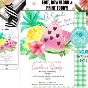 Pu&ograve; includere: Un invito a una festa di benvenuto per un bambino con un'illustrazione ad acquerello di un ananas, un cocomero e fiori. Il testo recita "A Sweet Little One is on the way!" e "Join us for a baby shower honoring Caroline Okeefe".