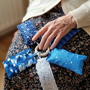 Pierścień sensoryczny z 4 woreczkami sensorycznymi dla pacjentów z demencją