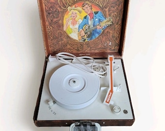 Vintage Vanity Fair Country Western Portable Record Player Model 123 Suitcase
