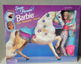 Barbie z lat 90. na pokazy i parady ze specjalną edycją Star Stampin' Horse