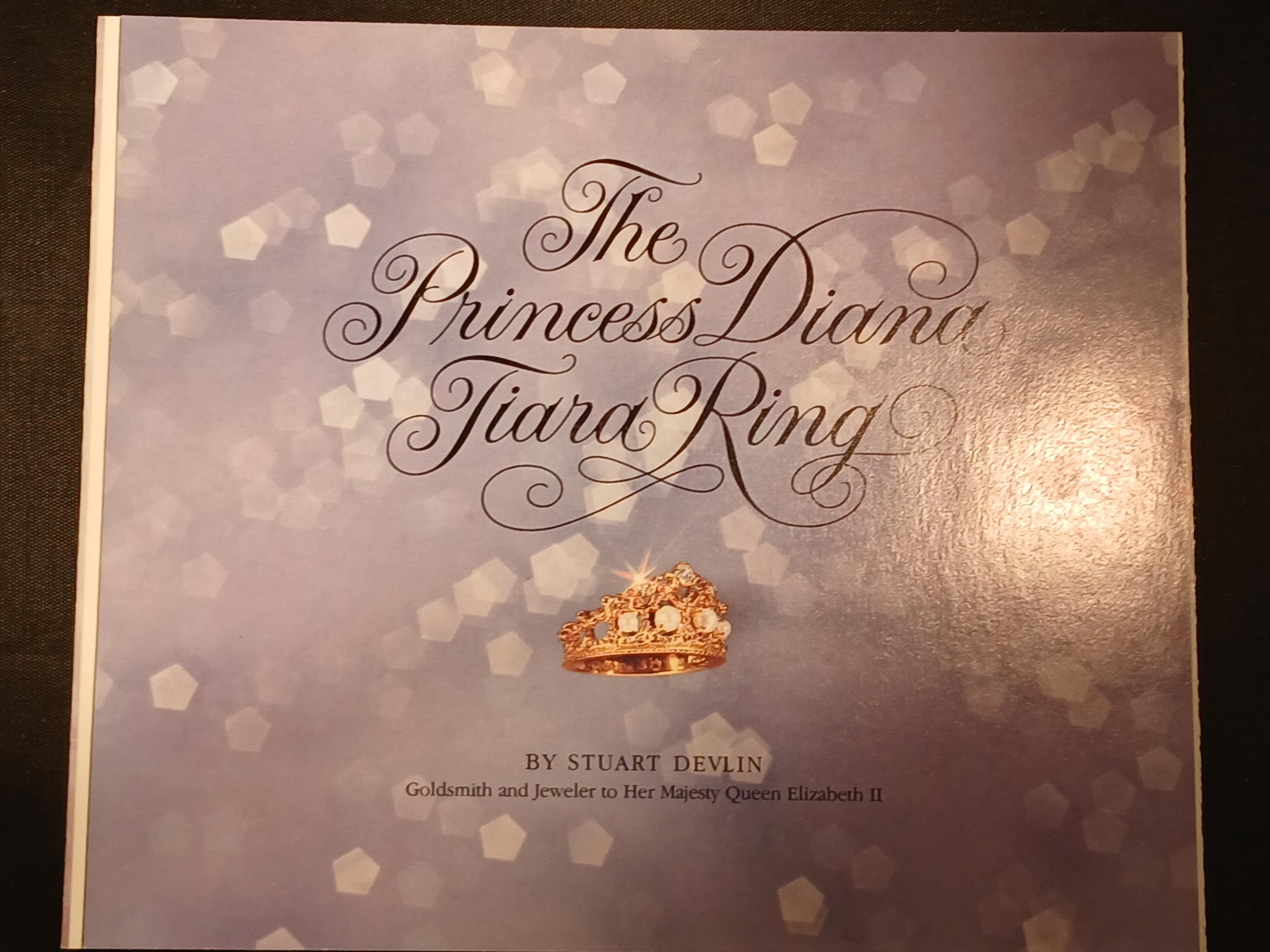 スチュアート・デブリン作 ダイアナ妃ティアラリング - 14Kゴールド