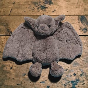 BNWT Jellycat - Bashful Fladdermus - Liten plyschleksak 20 cm Pensionerad Halloween Rare