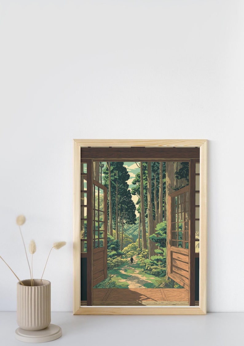 Pode incluir: Uma impress&atilde;o art&iacute;stica emoldurada retrata uma serena cena de floresta vista atrav&eacute;s de portas de madeira abertas. A obra apresenta &aacute;rvores verdes altas, um caminho e uma figura caminhando ao longe. A moldura &eacute; castanho-claro, criando um ambiente calmo.