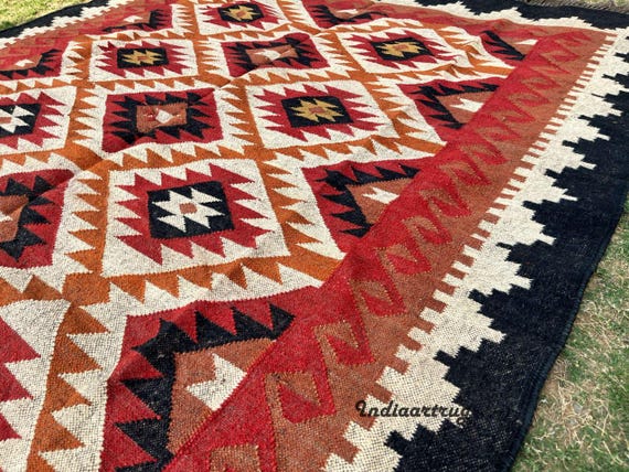 Handwoven Wool Jute Kilim Rug: Rustic Bohemian Decor