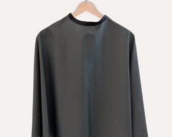 Snap Button Cutting Cape Forest Green Minimalist XL Salon Gown for Professional Hairdressers & Barbers