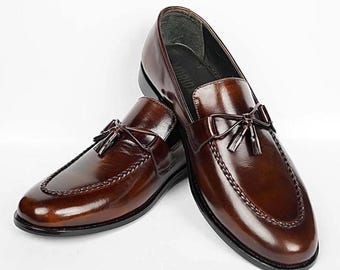 Handgemaakte bruine leren loafers met kwastjes | Instappers herenschoenen |