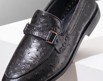 Mocassini eleganti da uomo in pelle di struzzo, realizzati a mano, con soletta comfort, ideali per il lavoro e le occasioni formali.