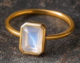 Elegant Moonstone Gold Ring – Rectangular Cut Rainbow Moonstone Ring, Minimalist Gold Jewelry, Dainty June Birthstone Gift Personalized Ring