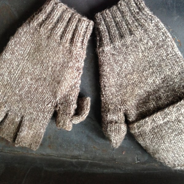 PDF Men's Convertible Gloves - Knitting Pattern