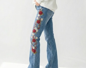 トール刺繍ジーンズ：ローズ刺繍ファッションデニム