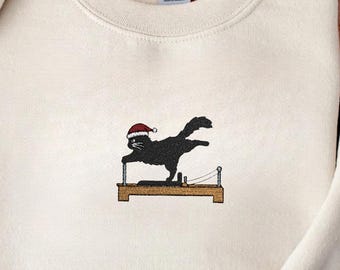Weihnachts Pilates Katzen Shirt Sweatshirt: Gesticktes Katzen Feiertags T-Shirt