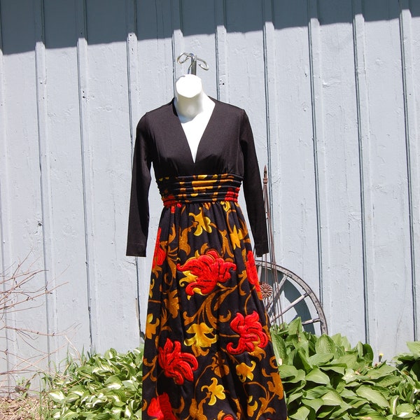 70s 60s Hostess Gown V Neck Black Bright Orange Quilted Floral Print Sequin Embellishment Long Sleeves Size Small