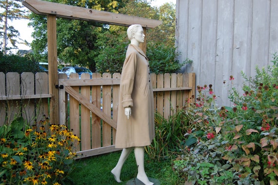 60s Cream Knee Length Coat with Edwardian Style C… - image 7