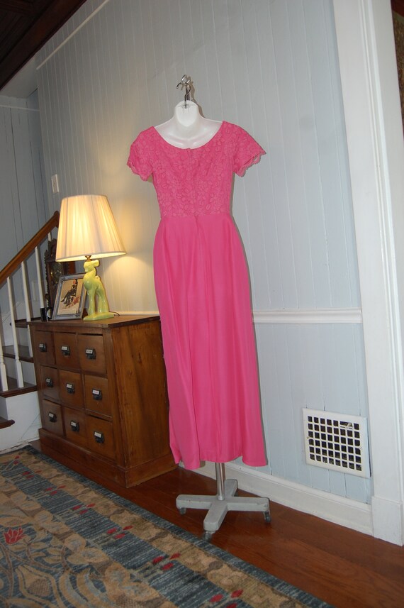 Deep Rose Pink 60s 70s Gown Linen with Lace and N… - image 3