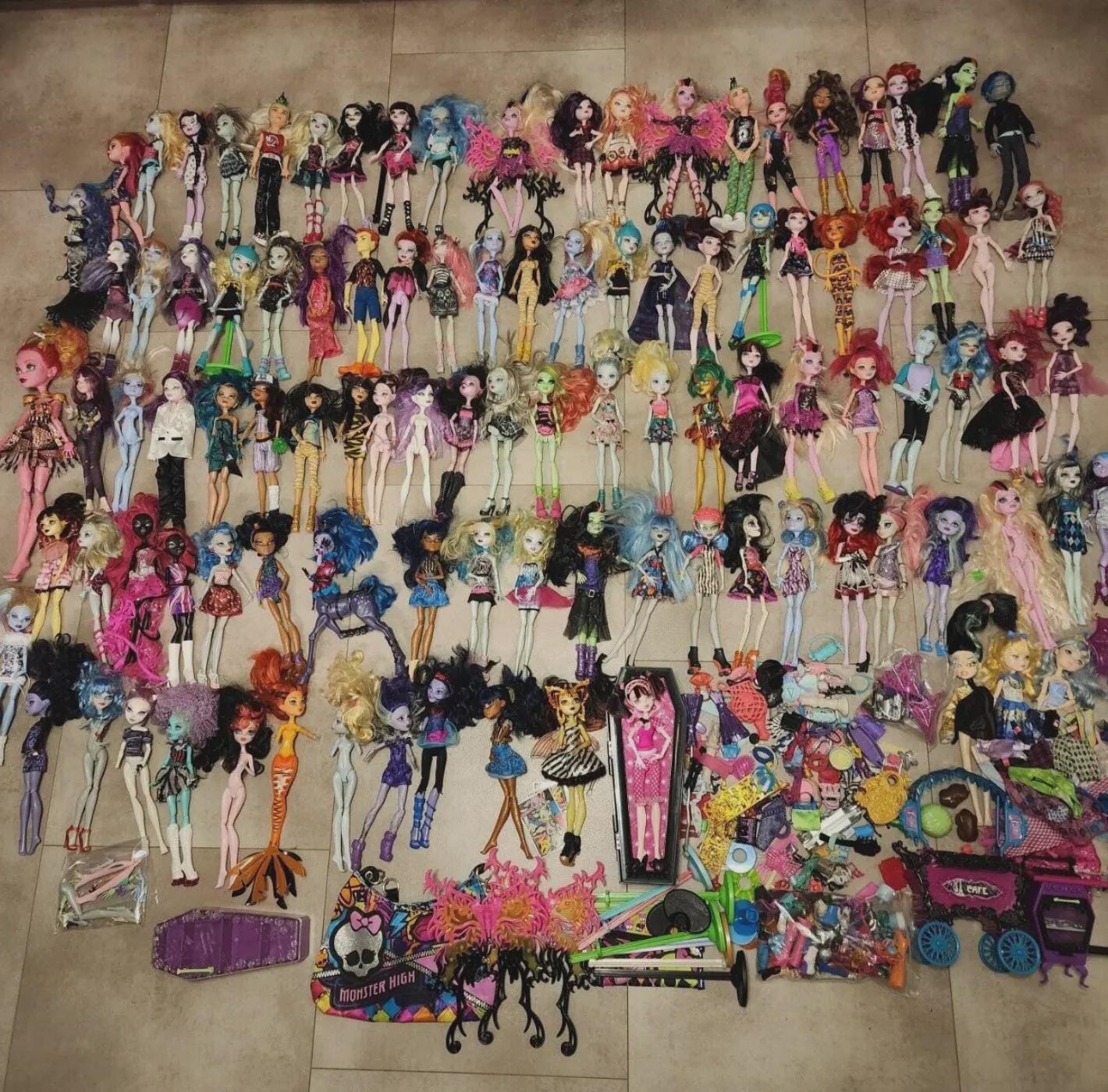 Monster high dolls g1 cheap - Etsy 日本, image size:1420x1400