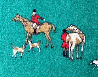 Franela ecuestre vintage: estampado de caballos y sabuesos de los años 80, algodón verde esmeralda