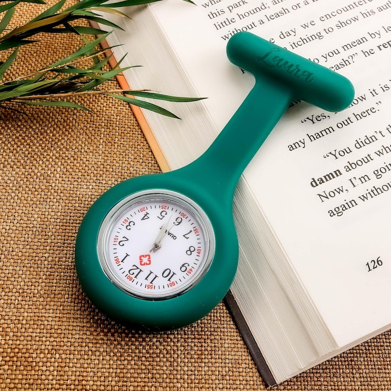Reloj de enfermera de silicona personalizado con nombre grabado imagen 6