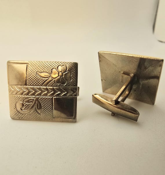 Vintage rectangular gold cufflinks with flower  d… - image 1