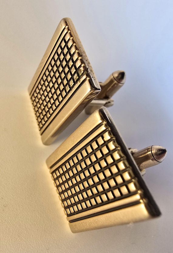 Swank Gold Tone  geometric rectangular  cufflinks. - image 5