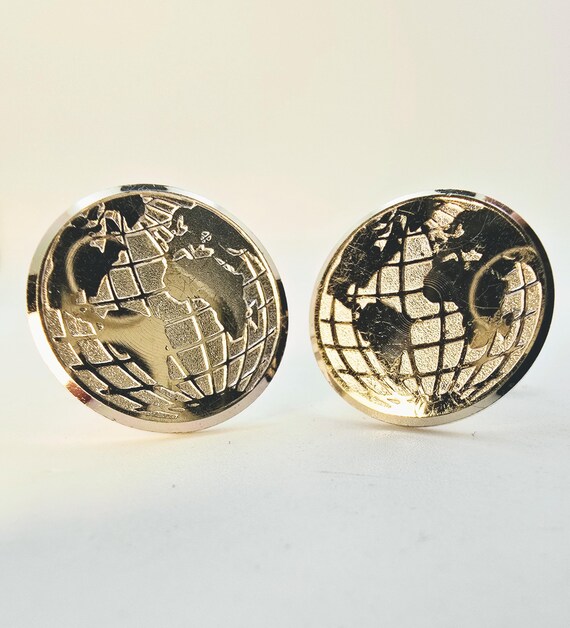 Silver round world cufflinks. - image 1